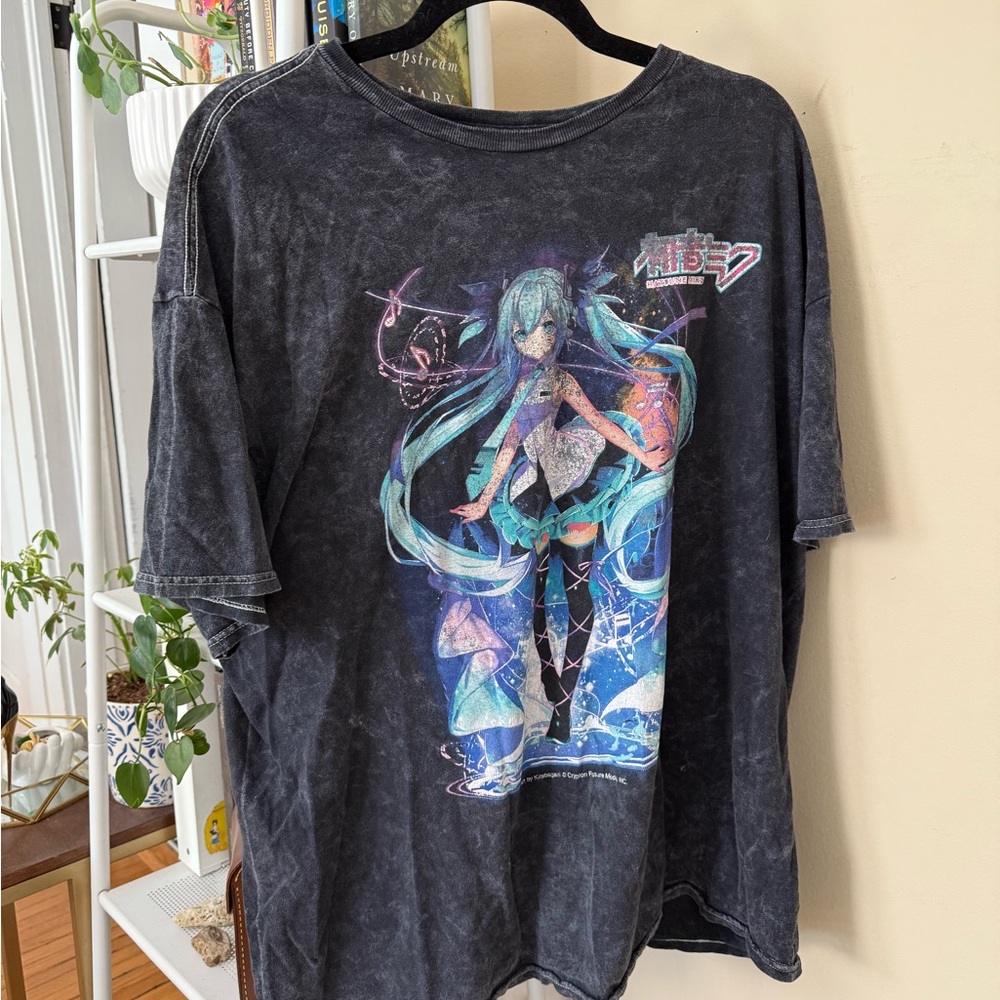 Hatsune Miku Oversized Graphic Tee